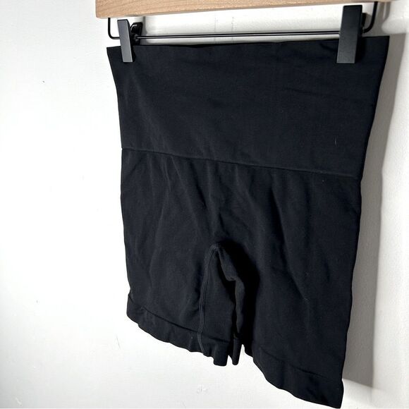 SPANX Black Bike Shorts High-Waisted Compression - Picture 5 of 6